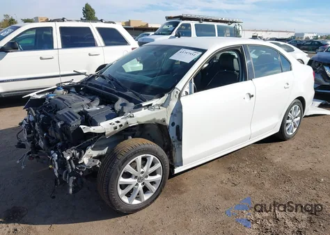 2014 Volkswagen Jetta 1.8T Se z USA, uszkodzony, nr VIN 3VWD17AJ5EM223778